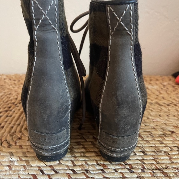 Sorel Womens Size 7.5 PDX Plaid Wedge Lace Up Bootie Green Brown Cap Toe - Picture 9 of 13